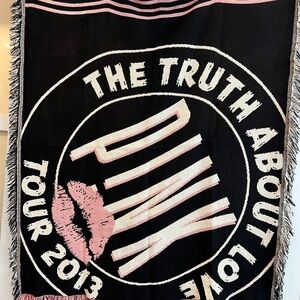 Pink 2013 Tour Blanket